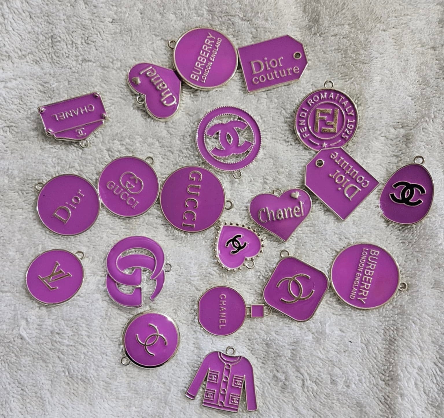 Fashionista charms/Each Random Pick